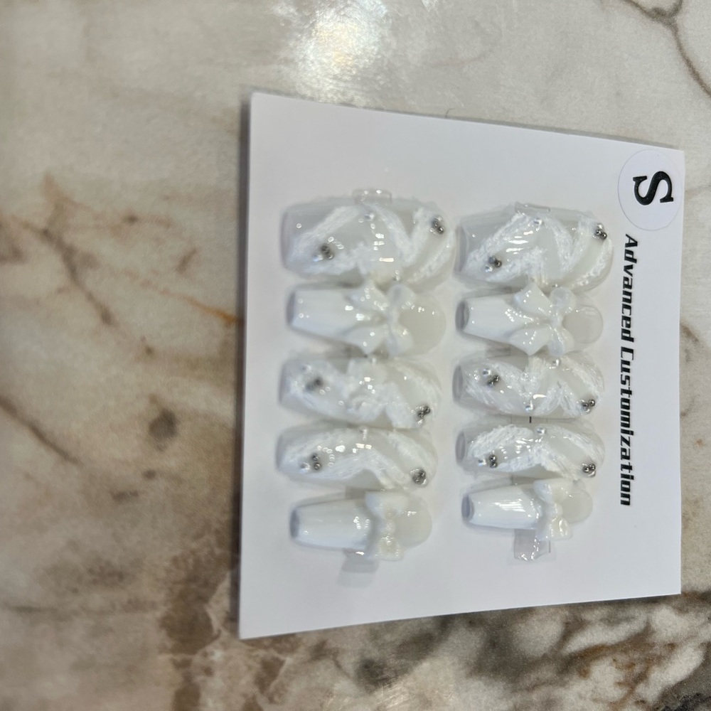 White Embellished Nail Set